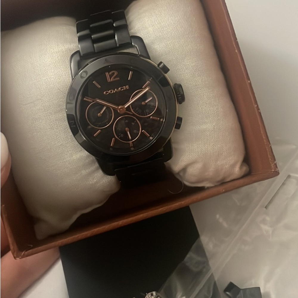 Coach Watch - Picture 3 of 3